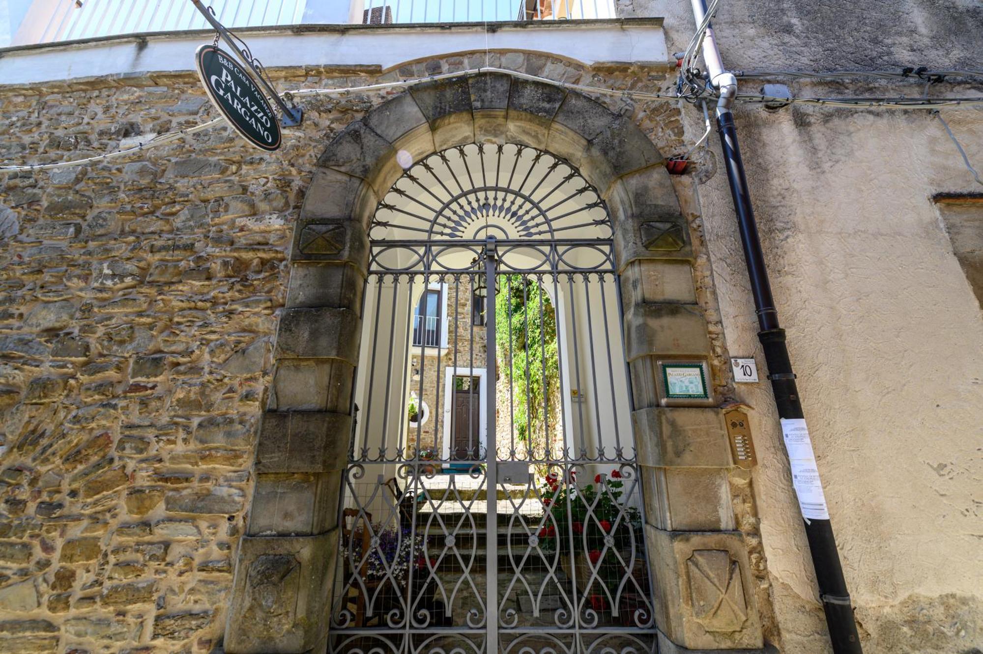 Palazzo Gargano Hotel Prignano Cilento ภายนอก รูปภาพ