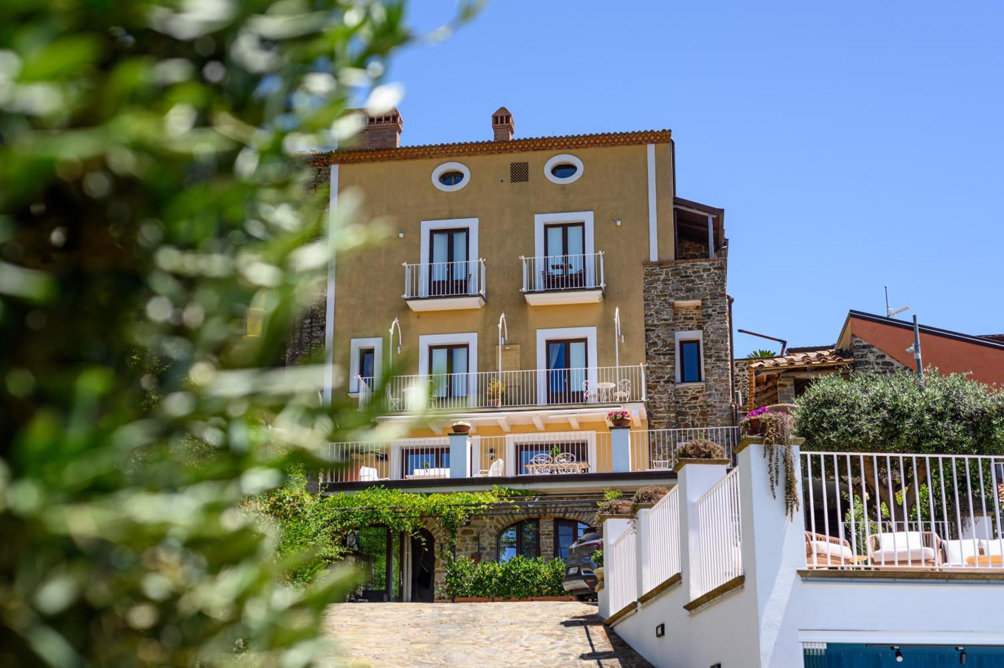 Palazzo Gargano Hotel Prignano Cilento ภายนอก รูปภาพ
