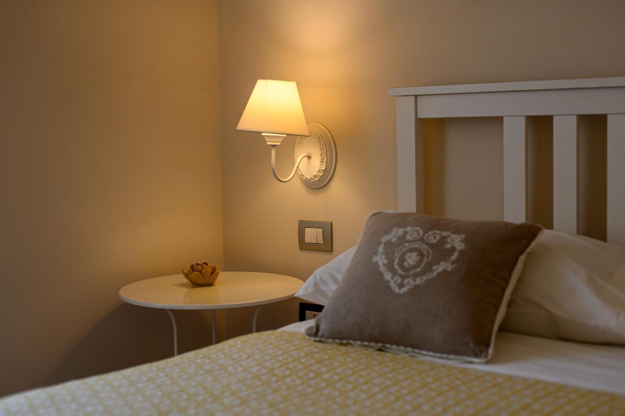 Palazzo Gargano Hotel Prignano Cilento ภายนอก รูปภาพ